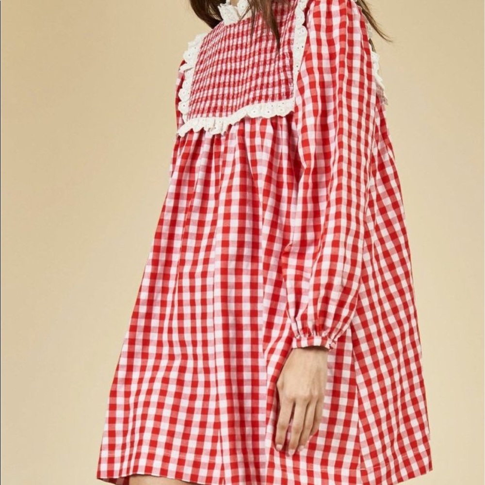 COPY - ISO Hunter Bell Carlyle Dress from Fall 2021. Size small or medium!